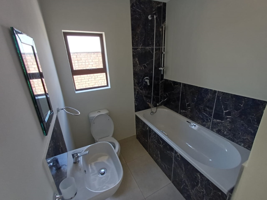 To Let 2 Bedroom Property for Rent in Albertinia Western Cape